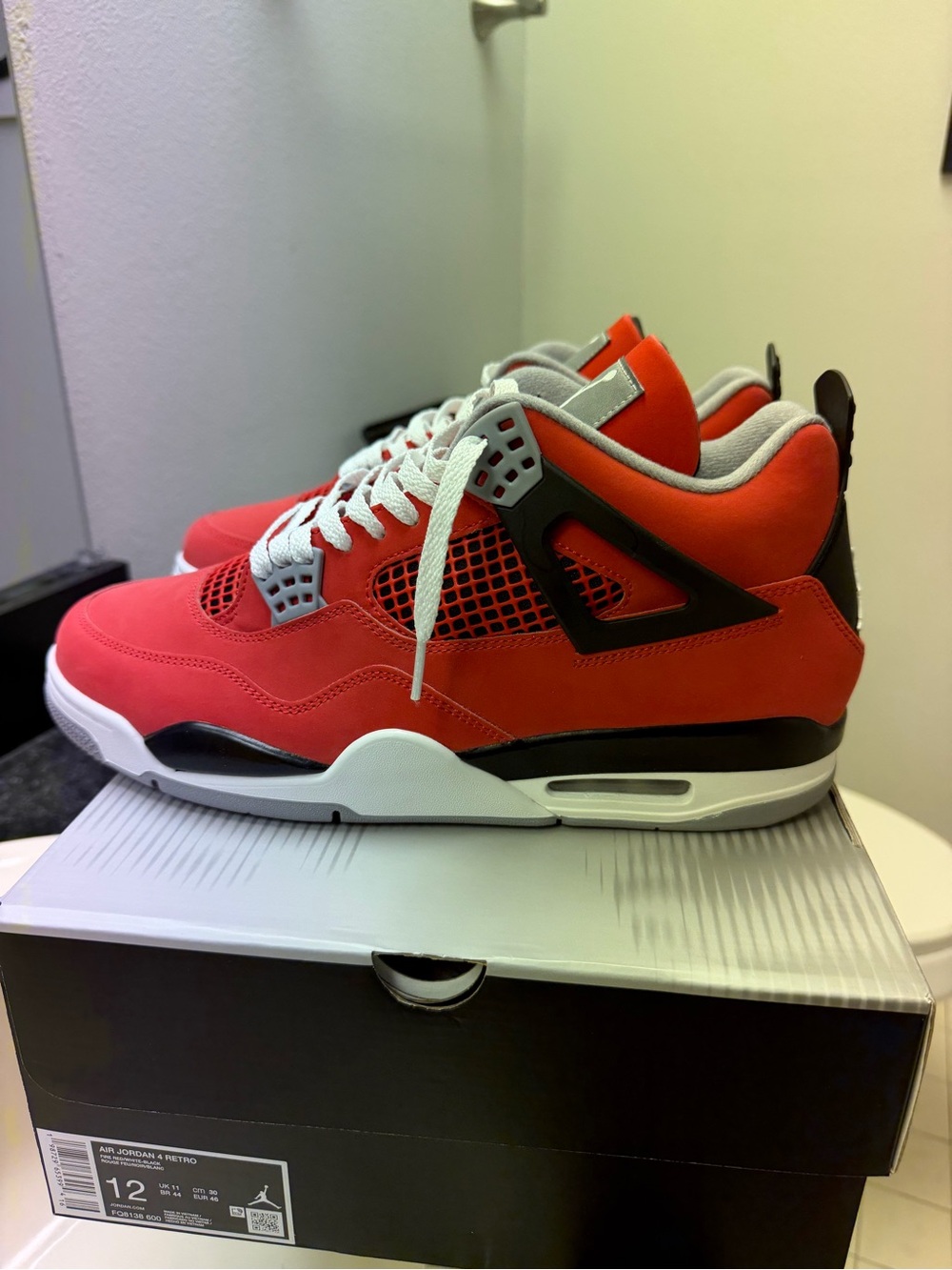 Jordan 4 Retro ‘ Toro Bravo’ 2026 Men’s Size 12 - Picture 4 of 14